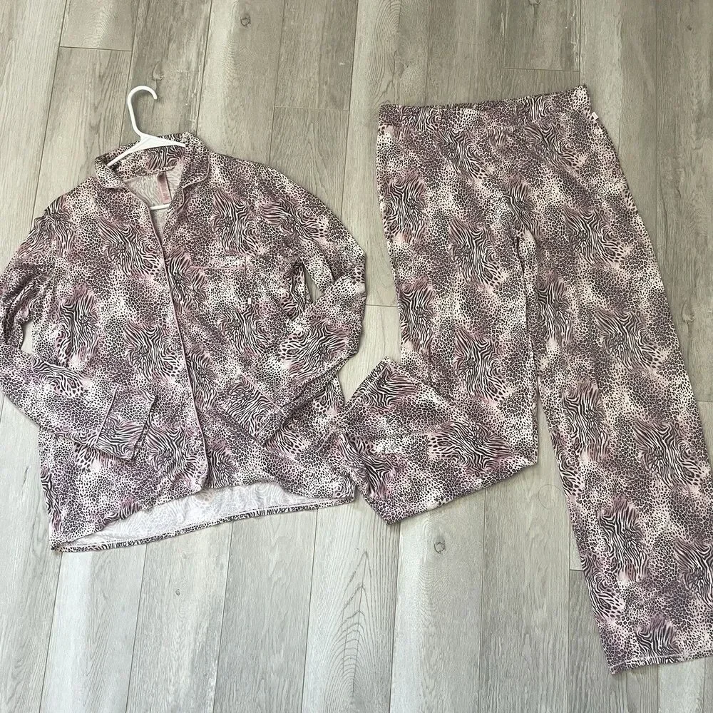 Skims Pajama Set animal print button up long sleeve pants womens Pink medium